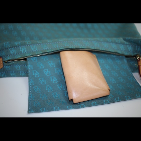 Dooney & Bourke canvas Purse - Picture 7 of 8